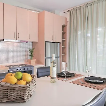 5 Min From Papageorgiou Free Indoor Parking Thessaloníki