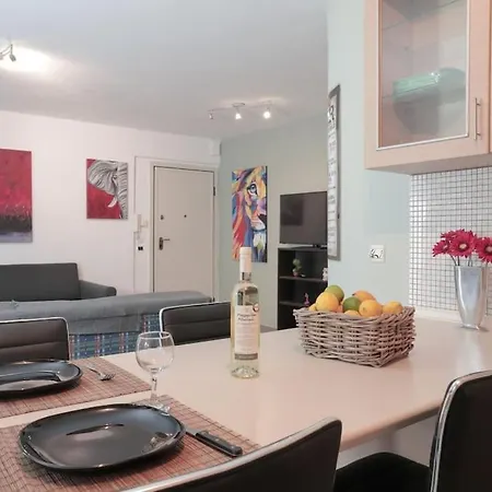 דירה 5 Min From Papageorgiou Free Indoor Parking סלוניקי